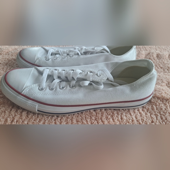 Converse White Low-Top Sneakers Mens Size 9.5.  Womens Size 11.5 - Picture 3 of 10